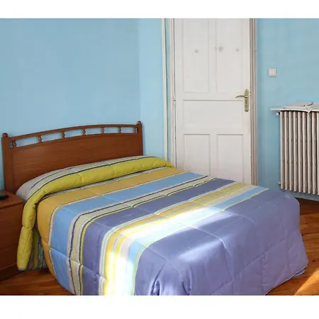 Bayon Πανσιόν León