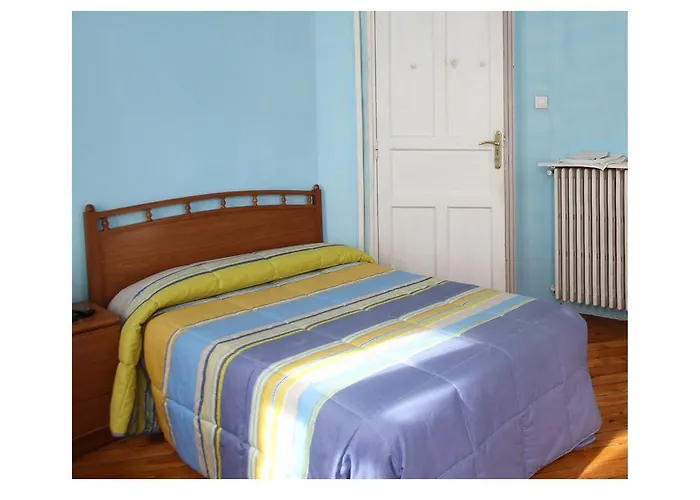 Bayon Гостевой дом Леон